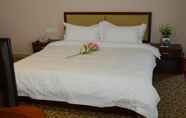 Bedroom 6 E E Business Hotel