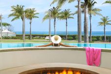 スイミングプール Beach Village at The Del, Curio Collection