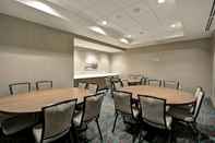 Functional Hall Home2 Suites Levis Commons Perrysbur