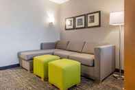 Ruang Umum Comfort Suites North Charleston - Ashley Phosphate