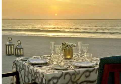 ร้านอาหาร The Ritz-Carlton Ras Al Khaimah, Al Hamra Beach