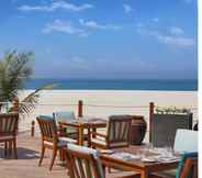 ร้านอาหาร 3 The Ritz-Carlton Ras Al Khaimah, Al Hamra Beach