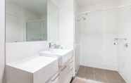 Toilet Kamar 6 Ramada Resort by Wyndham Dinner Plain Mt Hotham