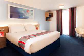 Kamar Tidur 4 Travelodge Birmingham Fort Dunlop