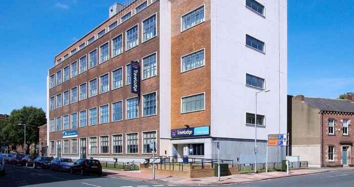 Exterior Travelodge Carlisle Central