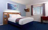 Bedroom 5 Travelodge Chertsey