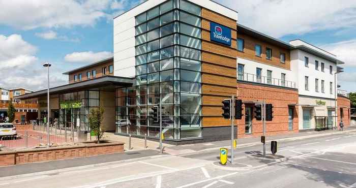 Exterior Travelodge Egham