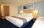 Kamar Tidur 5 Travelodge Egham