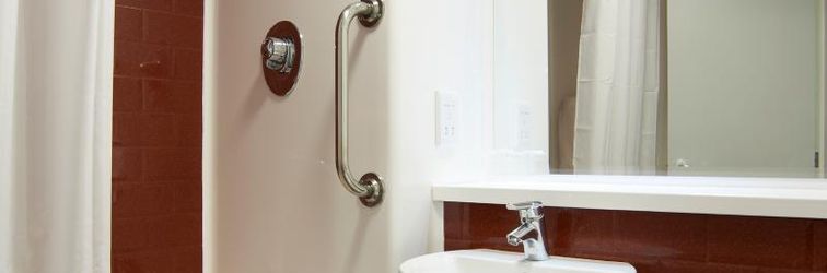 客房内浴室 Travelodge Glasgow Queen Street