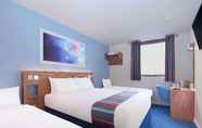 Bedroom 3 Travelodge Haverhill