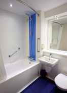 BATHROOM Travelodge Kendal