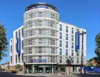 Exterior 2 Travelodge London Hounslow