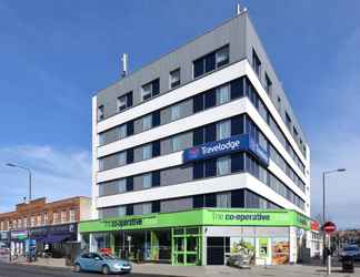 Bên ngoài 2 Travelodge London Raynes Park