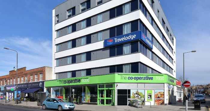 Bangunan Travelodge London Raynes Park