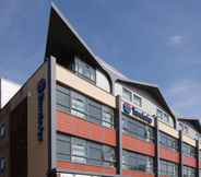 Exterior 2 Travelodge Lytham St Annes