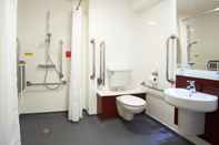 In-room Bathroom Travelodge Lytham St Annes