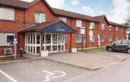 Bangunan 4 Travelodge Newbury Chieveley M4