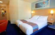 Bedroom 6 Travelodge Oswestry