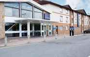 Exterior 4 Travelodge Oxford Peartree