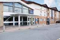Exterior Travelodge Oxford Peartree
