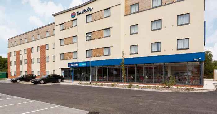 Bangunan Travelodge Winnersh Triangle