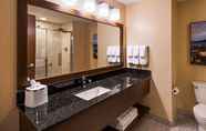 In-room Bathroom 7 Best Western Plus St. John's Airport Hotel