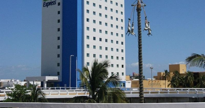 Exterior Holiday Inn Express Veracruz Boca del Rio