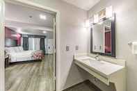 Toilet Kamar Red Roof Inn Dallas - Mesquite