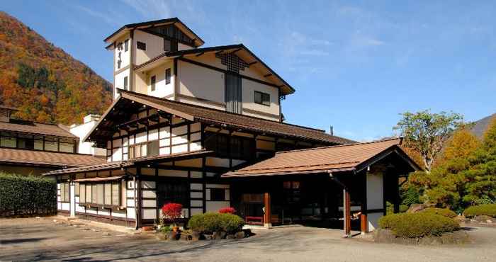 Bên ngoài Okuhida Onsen Matsunoi