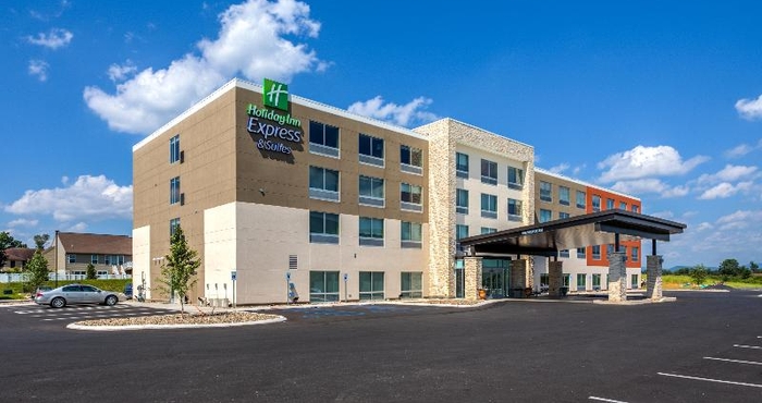 ภายนอกอาคาร Holiday Inn Express and Suite Milroy - Reedsville