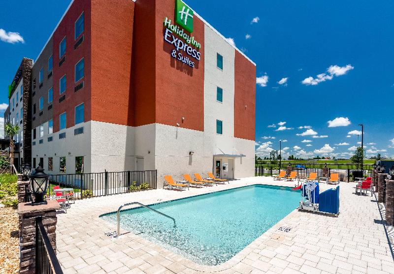 Swimming Pool Holiday Inn Express Punta Gorda