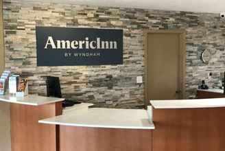 Lobi 4 AmericInn by Wyndham Prairie Du Chien