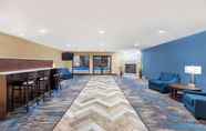 Lobby 4 AmericInn by Wyndham Prairie Du Chien