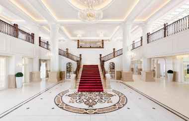 Lobby 2 Takarazuka Hotel