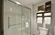 In-room Bathroom 4 Homewood Suites by Hilton Detroit/Warren, MI