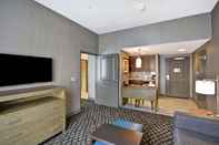 Common Space Homewood Suites by Hilton Detroit/Warren, MI