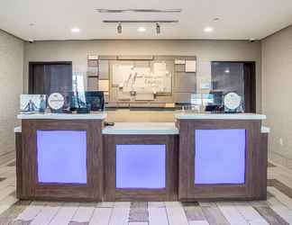 Lobi 2 Holiday inn Express & Suites East Tulsa-Catoosa