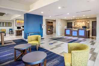 Lobi 4 Holiday inn Express & Suites East Tulsa-Catoosa