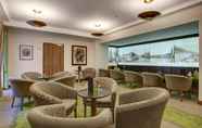 Bar, Kafe dan Lounge 3 Premier Inn Passau Weisser Hase Hotel