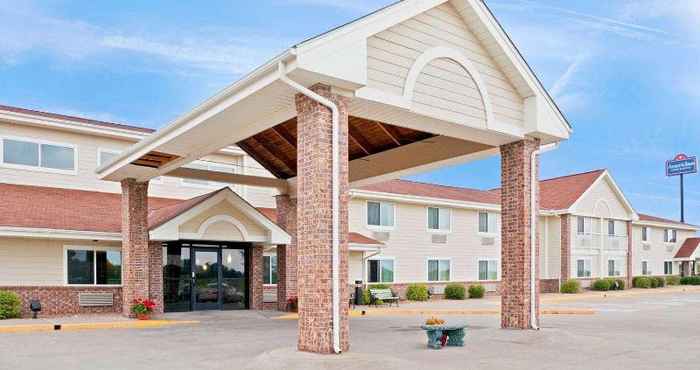 Exterior AmericInn by Wyndham Silver City