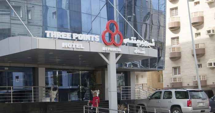 Bangunan Three Points Hotel