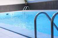 Swimming Pool Executives Hotel Azizia