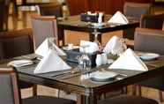 Restaurant 3 Executives Hotel Azizia