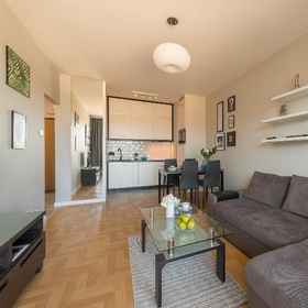 General view 1 P&O Konstruktorska, โรงแรม & ที่พัก Wierzbno