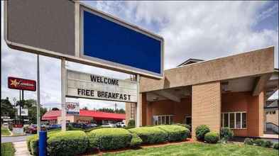 Exterior 4 Days Inn By Wyndham Breezewood