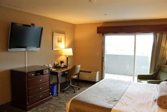 อื่นๆ 4 Medallion Inn and Suites