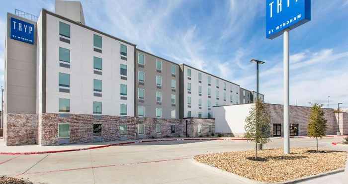 Exterior Tryp By Wyndham College Station