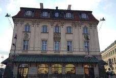 ภายนอกอาคาร Dom Literatury w Warsawie