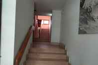 ล็อบบี้ Apartamentos Ciudadela De Jaca 3000