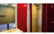 Phòng tắm bên trong 3 ibis Styles Merida Galerias
